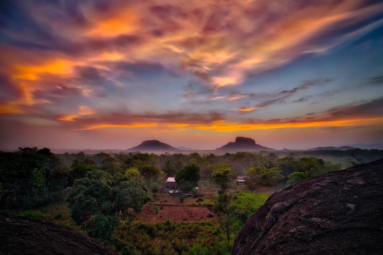 Choona Lodge 'View Of Sigiriya & Pidurangala With Sunrise' Exterior photo